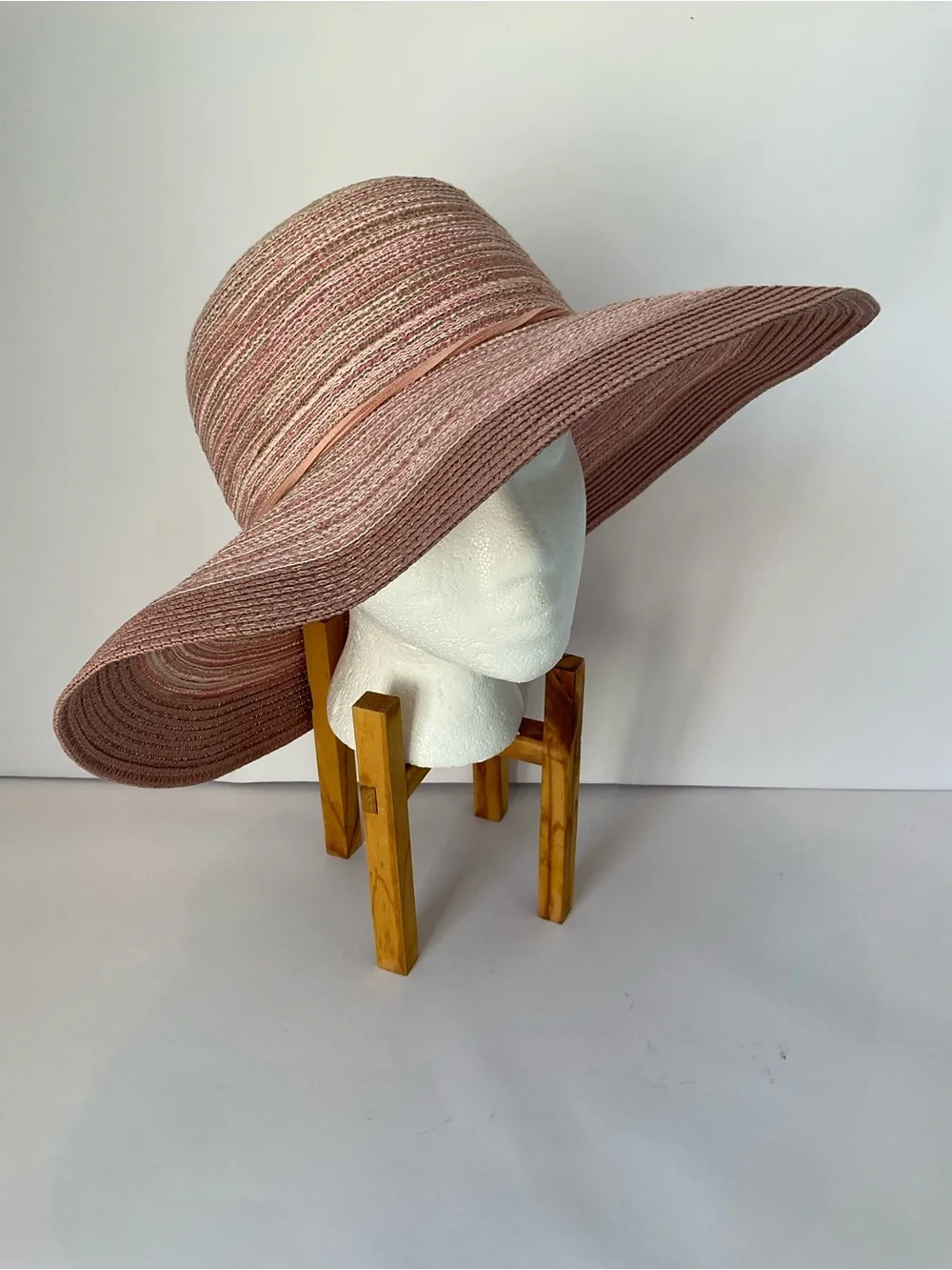 Women's Dusty Pink Straw Wide Brim Sun Hat with Tassel Accent